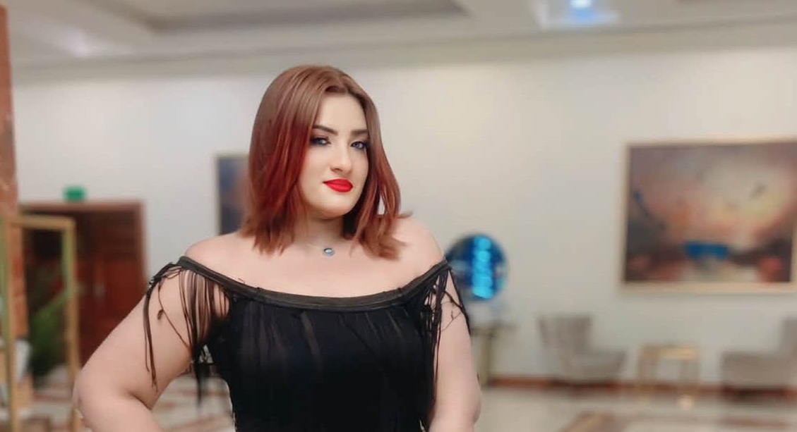 الإعلامية أحلام المخزنجي في ظهور ساحر وأنيق بمهرجان آخر موضة