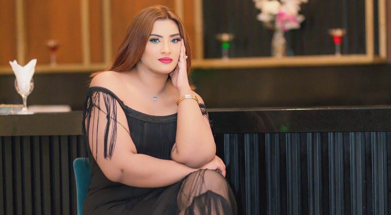 الإعلامية أحلام المخزنجي تخطف القلوب والأنظار بالأسود