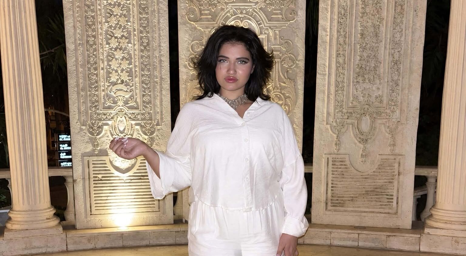 الملكة همسة كسبه في ظهور أنيق بالأبيض