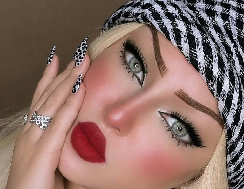 رانيا إبراهيم.. ملكة جمال وعارضة أزياء تتوج مسيرتها بالتكريمات الدولية