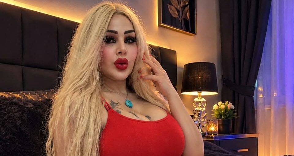مايا أحمد ملكة جمال العرب تخطف الأنظار بإطلالة جريئة باللون الأحمر
