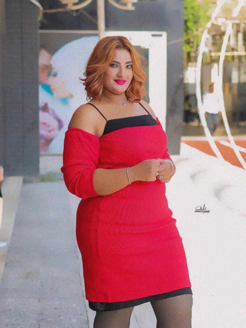 الإعلامية أحلام المخزنجي تأسر القلوب بظهور ساحر