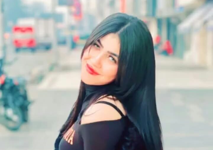 آسيا زين.. البلوجر الشهيرة نجمة تتألق في عالم الموضة والسوشيال ميديا